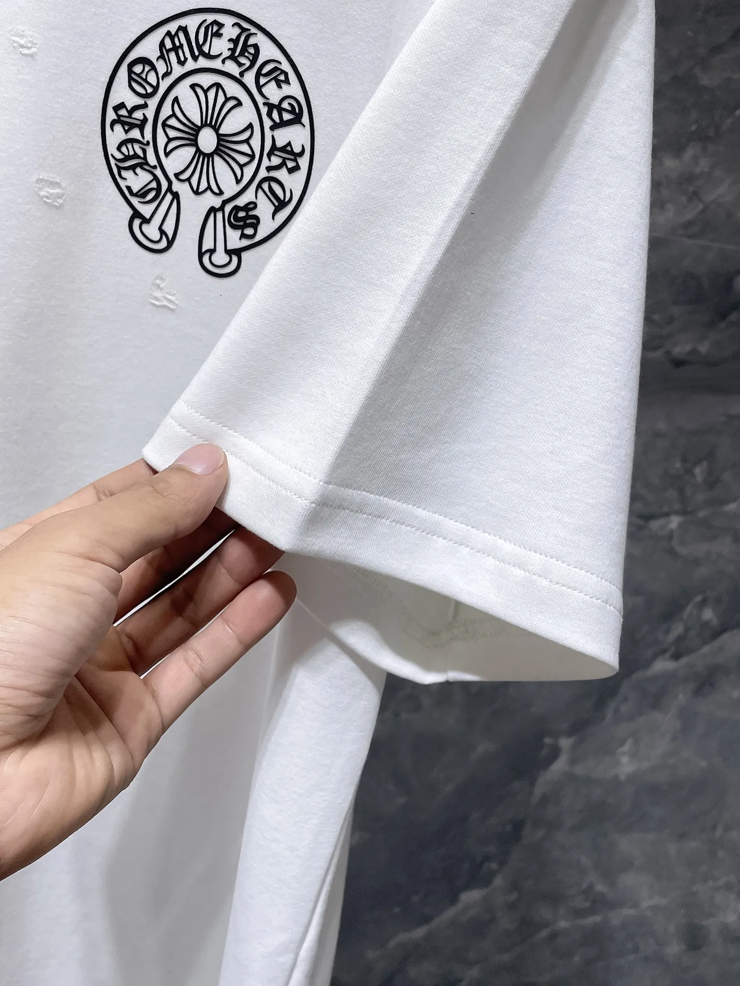 P186 New Chrome Hearts 25ss in summer, washed style, high gram weight, environmentally friendly high-quality top fabric, 280g Chrome Horseshoe Contrast Color Special Laser Engraving Film Short Sleeves, Heavy Industry Special Crafts Patch Embroidery, Counter Synchronization, Re-engraved Version 1:1 Recommended Color: Black White Code Number: S, M, L, XL